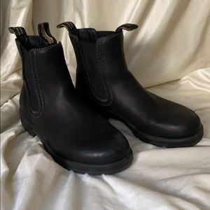 Blundstone Chelsea boots